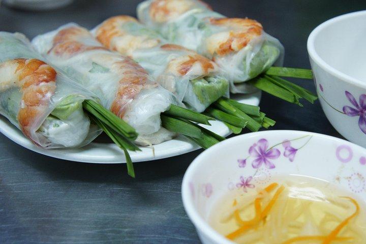 ハノイ・ミシュラン・フードツアー体験：FOOD + DRINK + LOCAL LIFE