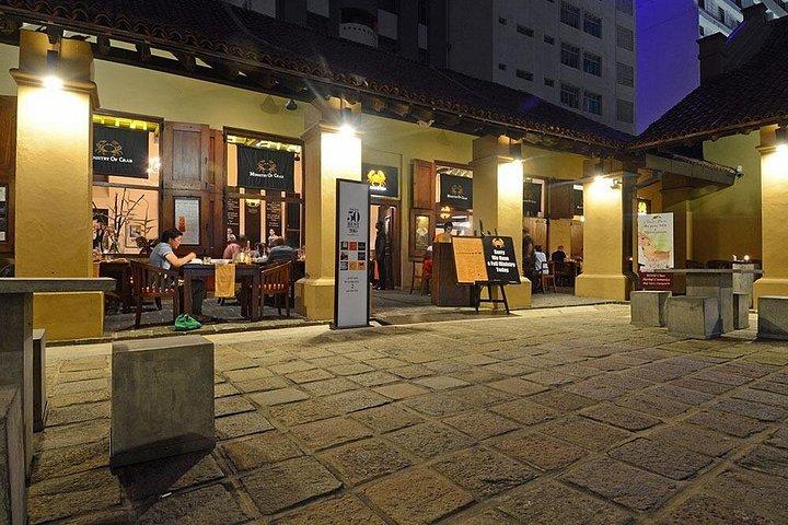 Lux Tours Lankaによるキャンディからコロンボへの日帰りツアー