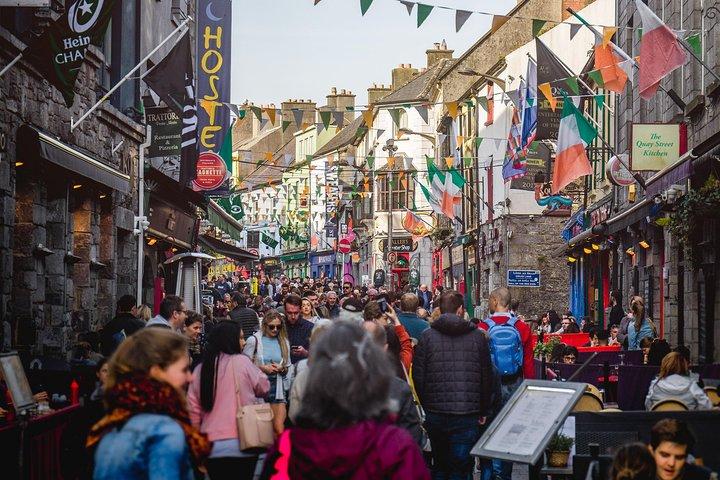 Excursión de un día a los acantilados de Moher y Galway desde Dublín