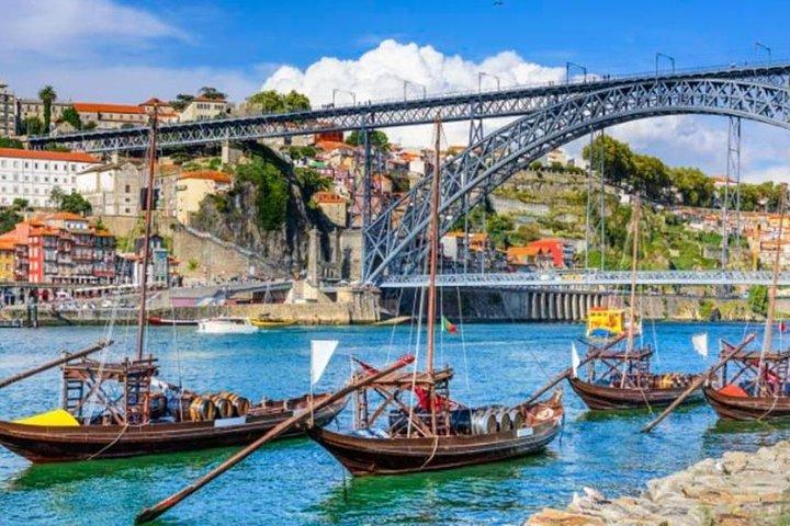 Tour privado 3 dias Fatima-Aveiro-Porto-Guimaraes-Braga-Santiago de Compostela