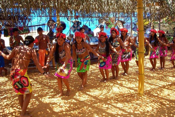 La comunità indigena di Embera (privato min. 2 pax) include la tariffa adm