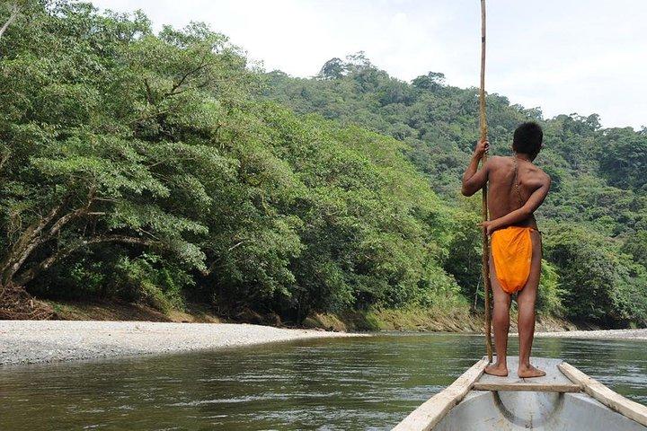 La comunità indigena di Embera (privato min. 2 pax) include la tariffa adm