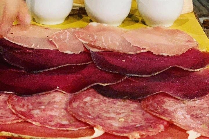 Contrate sua Guia Local de Vinhos em Bolgheri para degustações privadas