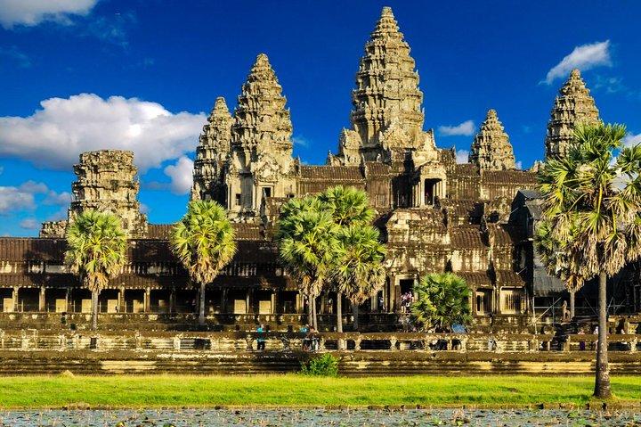 Explore Angkor Wat Sunrise- Private Tour by Car