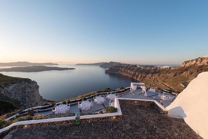 Excursão particular de 4 horas em Santorini, incluindo degustação de vinhos, excursão em terra