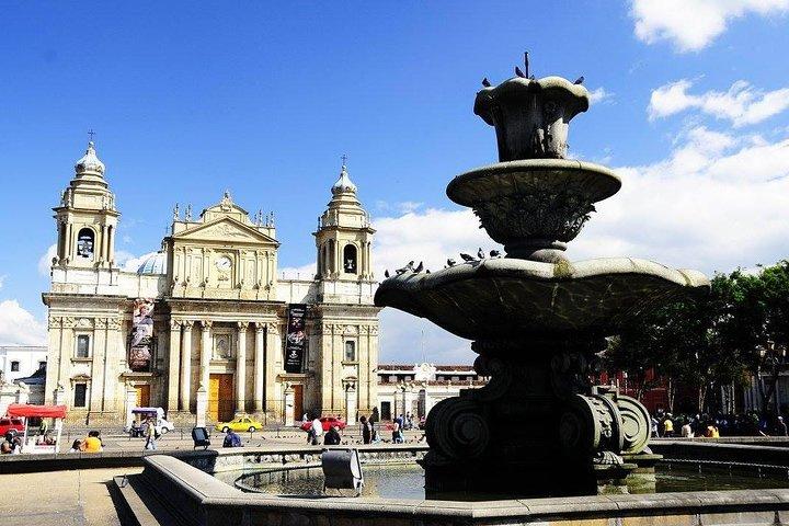 Tour a piedi di Città del Guatemala e autobus pubblico
