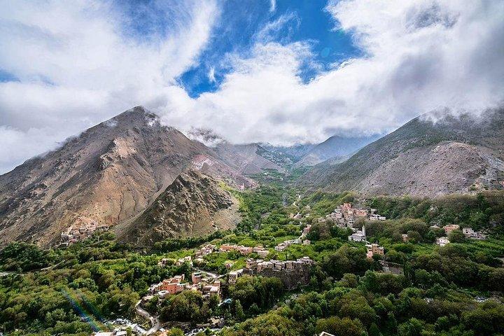 Excursión de un día completo desde Marrakech hasta el valle de Ourika y Toubkal Kasbah