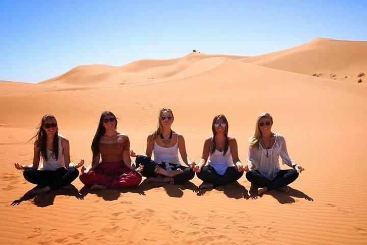 Gruppo condiviso Fez a Marrakech attraverso il tour del deserto di Merzouga 2 giorni