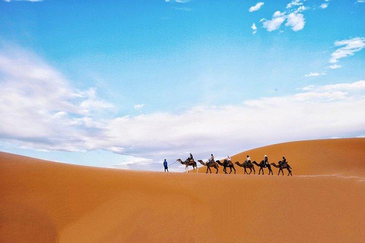 Gruppo condiviso Fez a Marrakech attraverso il tour del deserto di Merzouga 2 giorni