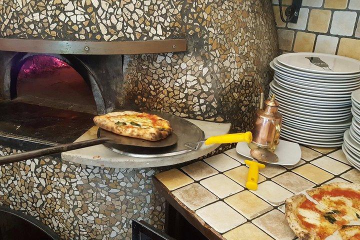 Rome: Pizza Cooking Class combined with Guided Sightseeing