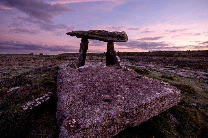 ストーンズ＆ストーリープライベートウォーク。 Burren、Co Clare。ガイド付き2時間。