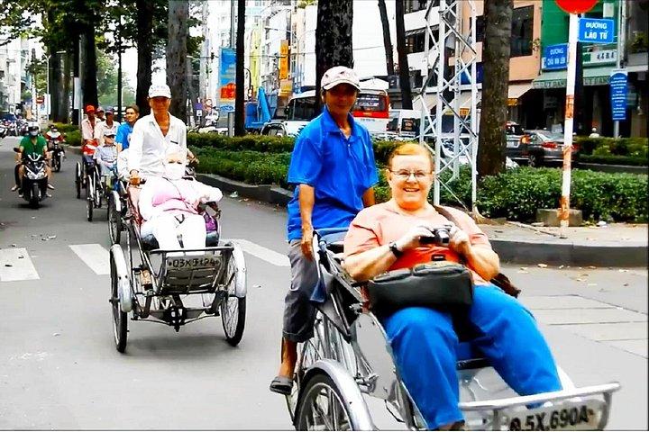 ホーチミン市： プライベートガイド付き観光＆歴史終日