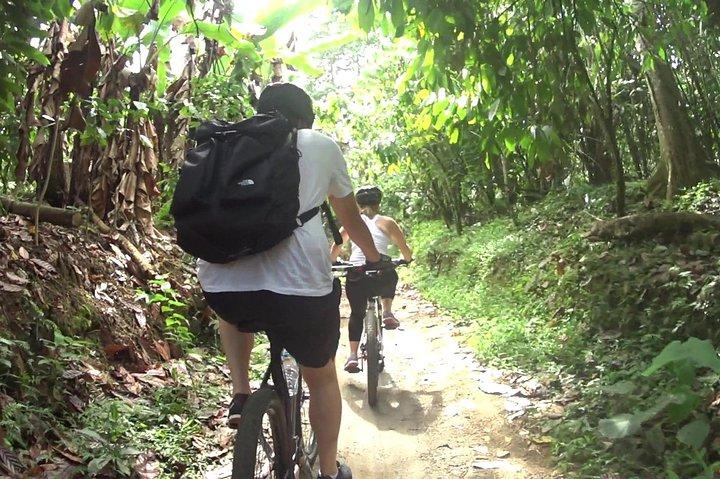 Mountainbiking en watervaltour vanuit Lombok