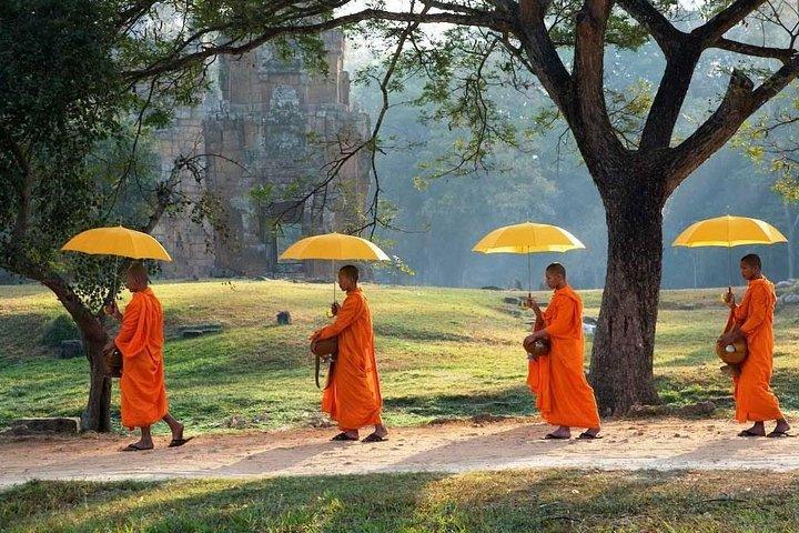 Angkor Wat plus Balloon Ride with Khmer Lunch