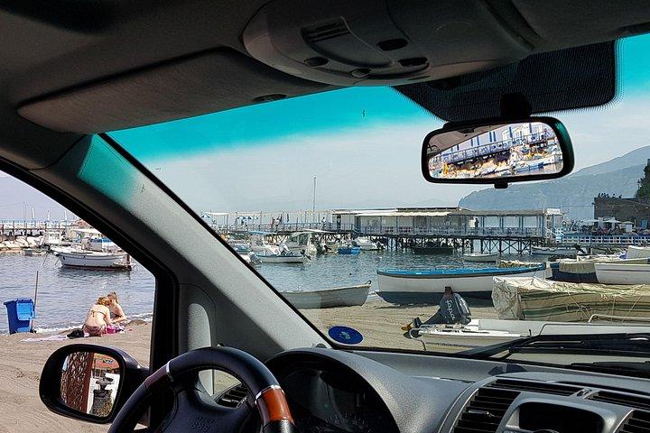 ナポリをソレントに移動し、ポンペイ遺跡を訪れます