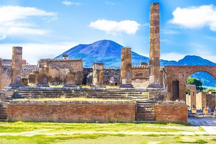 Naples cruise excursion day tour Sorrento Amalfi coast Positano Pompeii