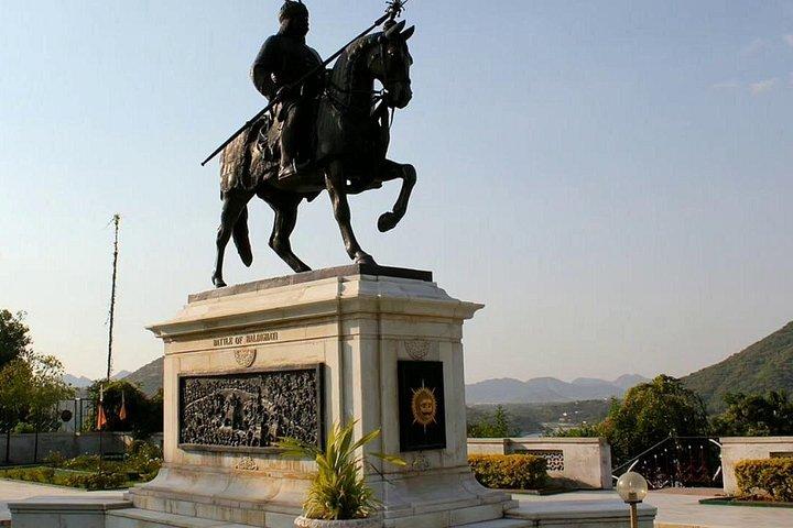 Udaipur : Tour turístico privado de día completo con múltiples opciones