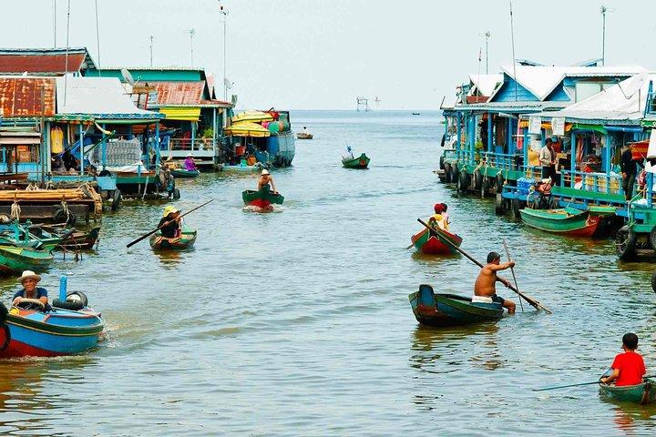 Halve dag drijvend dorp aan het Tonle Sap-meer nam deel aan de tour