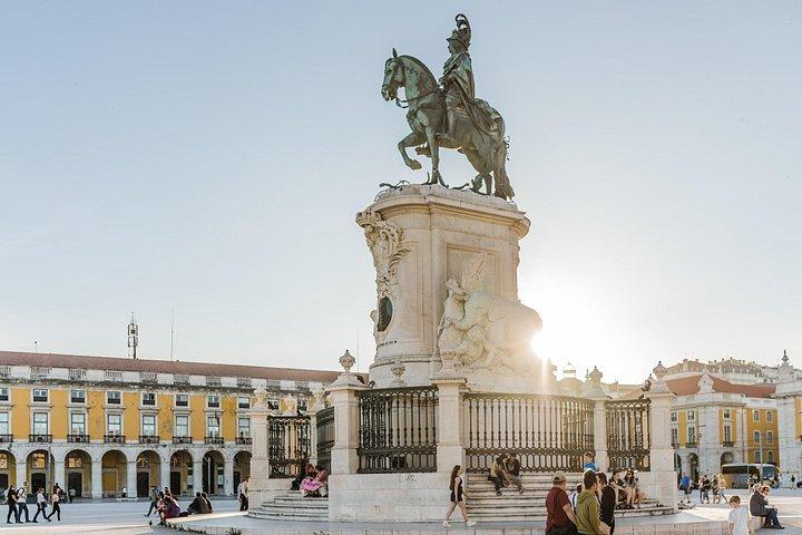 Lisbon Private Custom Tour with a Local, Highlights & Hidden Gems