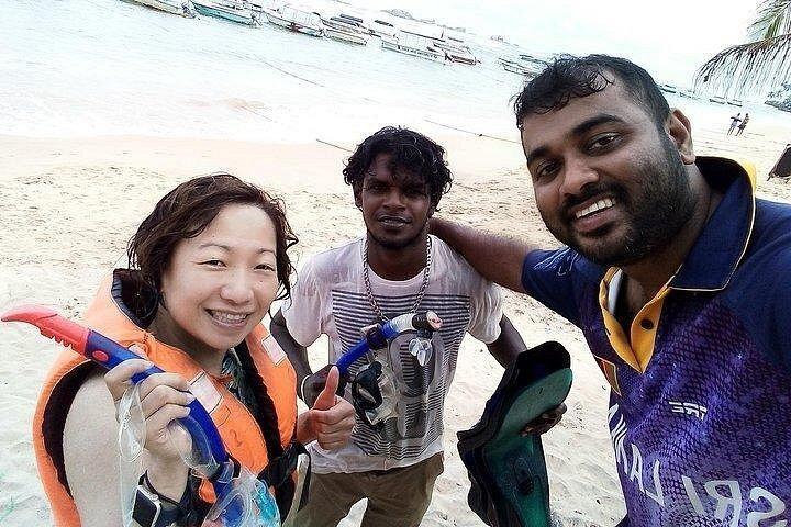 グラスボトム ボート ツアーとヒッカドゥワ シュノーケリング