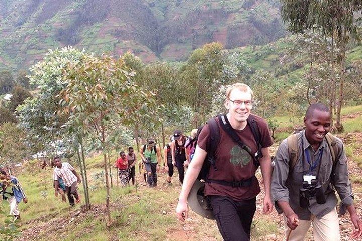 1-dages naturskønne tur gennem landsbyer og Rolling Hills i Rwanda