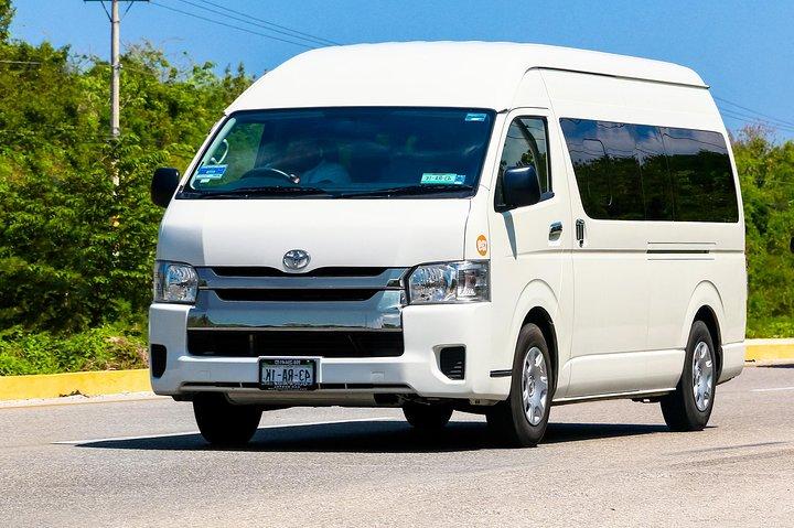 Traslado privado desde el aeropuerto de Phuket al hotel (SHA Plus)