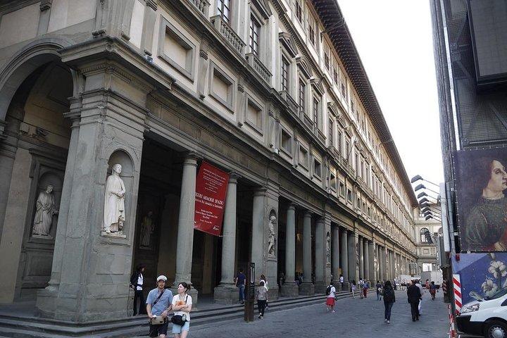O tour da descoberta Uffizi com seu guia privado em Florença
