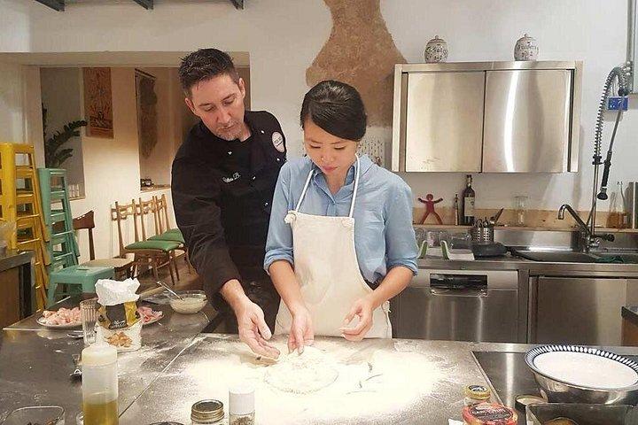 Vip-Private Pizza Cooking Class with Pro Pizzachef in Pro Kitchen