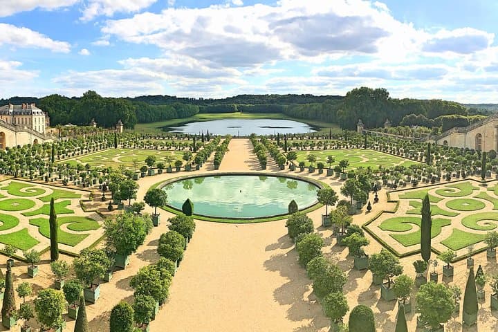 Versailles Palace & Gardens Tour with Transport from Paris