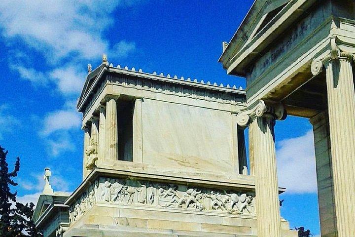 Primo giro a piedi del cimitero di Atene
