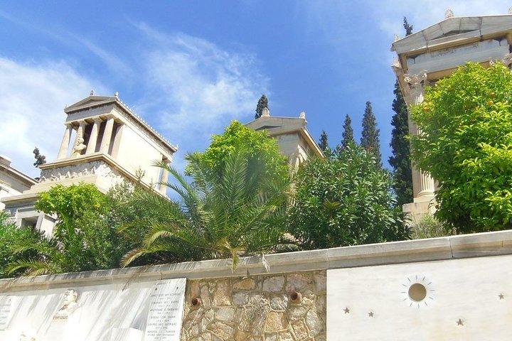 Primo giro a piedi del cimitero di Atene