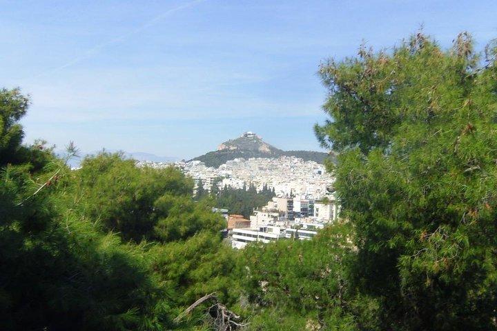 Primo giro a piedi del cimitero di Atene