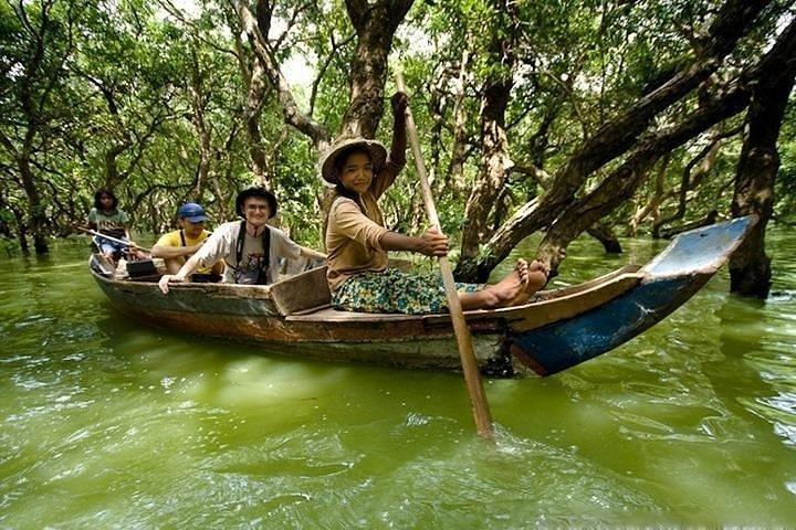 Private Kampong Phluk Village boat trip