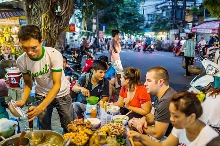 Tour gastronomico definitivo di Siem Reap (degustazione di 10 locali con tuk tuk)