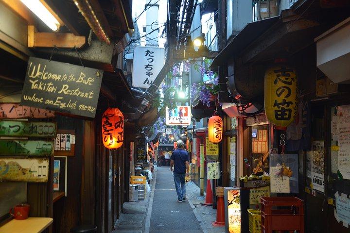 Shinjuku Golden Gai Food Tour en español