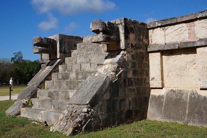 Chichen Itza Private Tour with Cenote Oxman – All-Inclusive