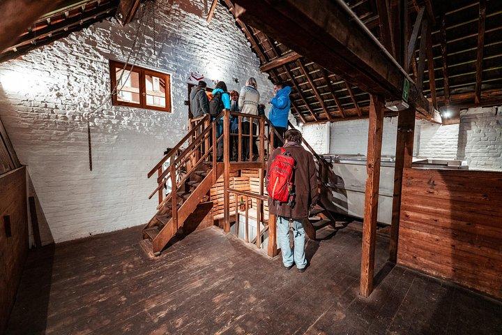 Private: Discover Brussels beer & breweries by a young local (incl. chocolate)