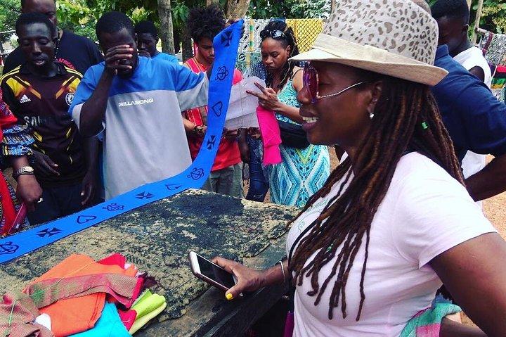 Recorre la ciudad de Kumasi como un local