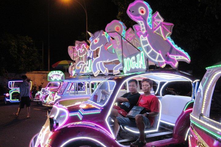 Recorrido a pie por el deleite nocturno de Yogyakarta