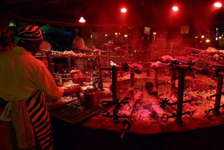 ナイロビの肉食レストラン体験：ランチまたはディナー