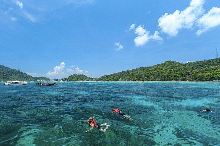 Phi Phi Don & Phi Phi Leh Sunset Trip by Arisa Speed Boat