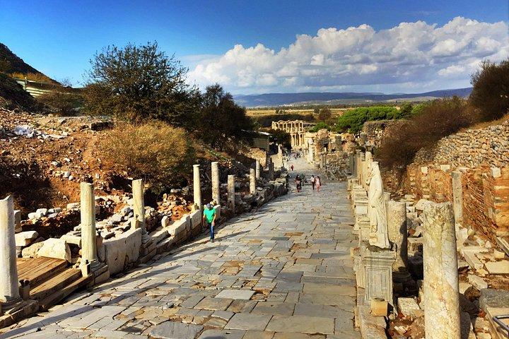 10 Days Private Turkey Tour incl. Gobeklitepe, Cappadocia, Ephesus, Istanbul