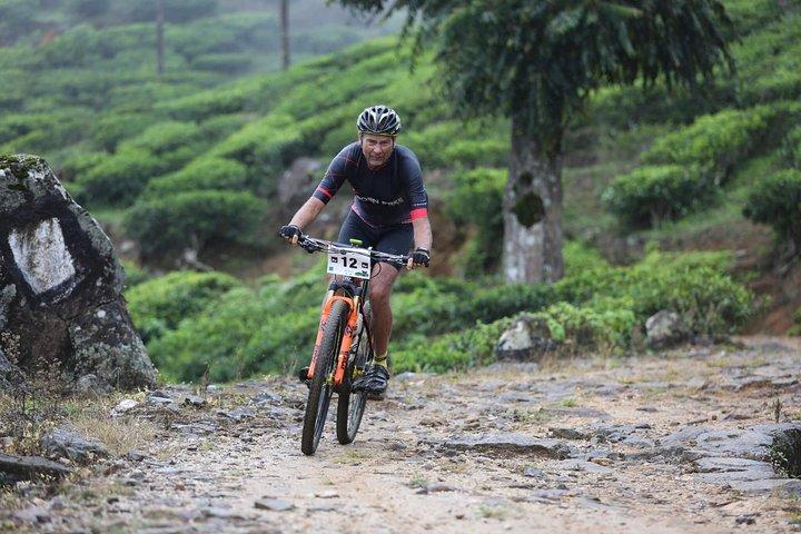 Kandy Mountain Bike Ride Through the Jungle naar Cobbett's Gap