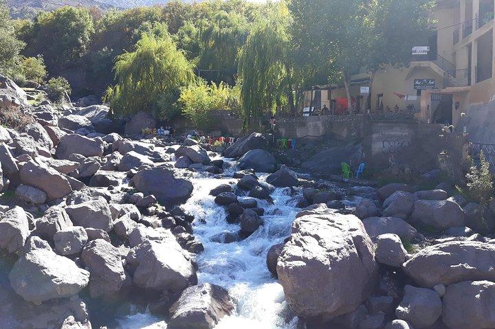 ベルベル人の村があるアトラス山脈