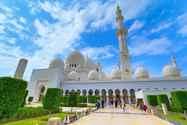 Private Full day Abu Dhabi City Tour with SZGM from Abu Dhabi