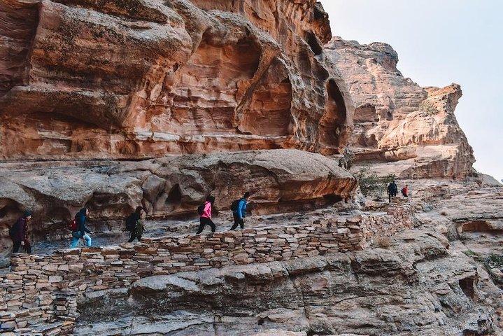 Día completo Petra y Wadi Rum 01 hora de parada en el Mar Muerto desde Amman