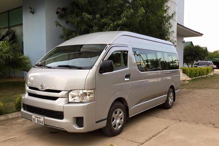 Alquiler de auto privado minivan y SUV en Luang prabang 8 horas
