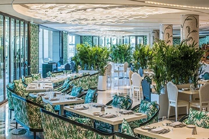 Buffet Dining in Palazzo Versace Dubai