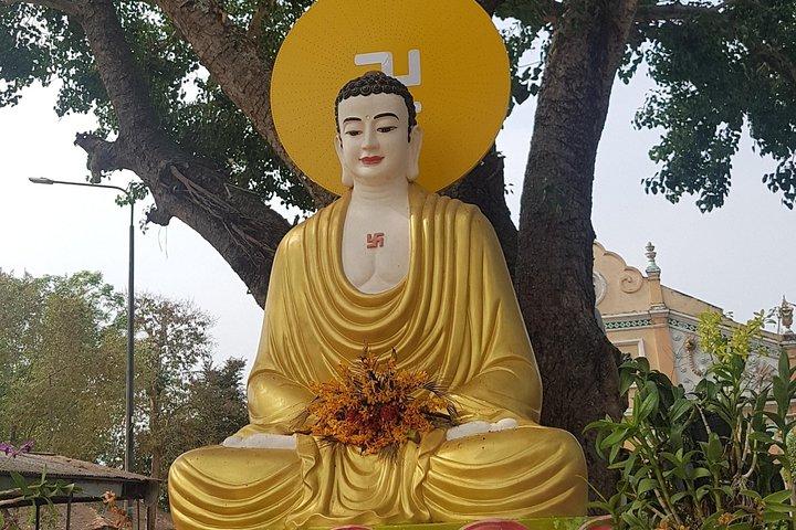 Visita Privada ao Santuário de Cao Dai | Hidden Gems of Tay Ninh