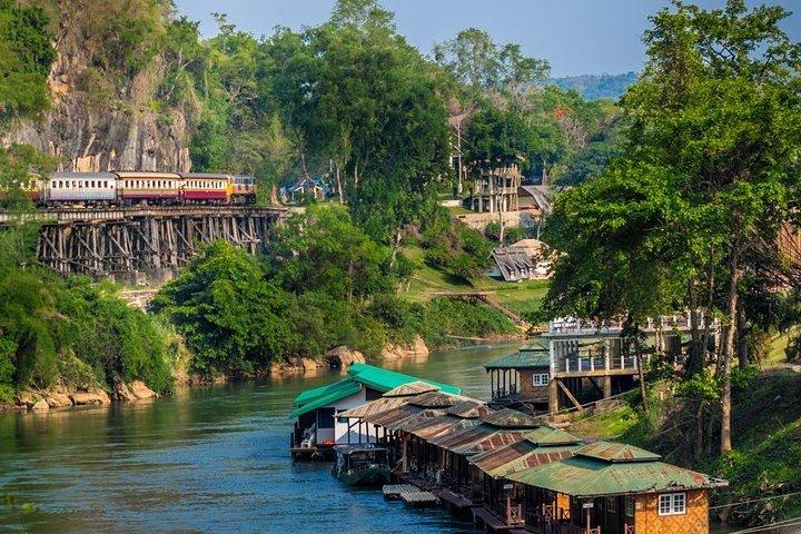Exklusiver Floating Market & River Kwai Private Experience